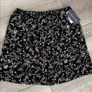 Melrose and Market Black Floral Mini Skirt size M nwt